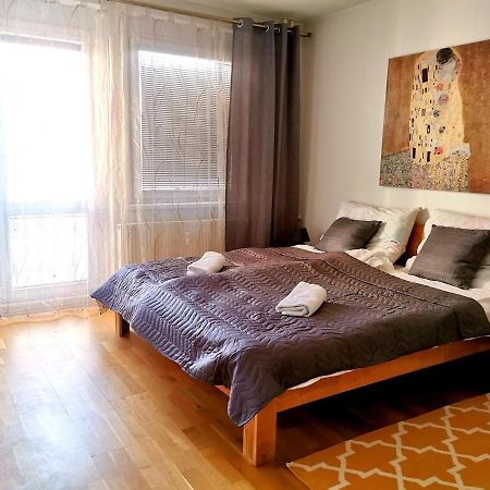 Cozyhome Retro Apartment บราติสลาวา ภายนอก รูปภาพ