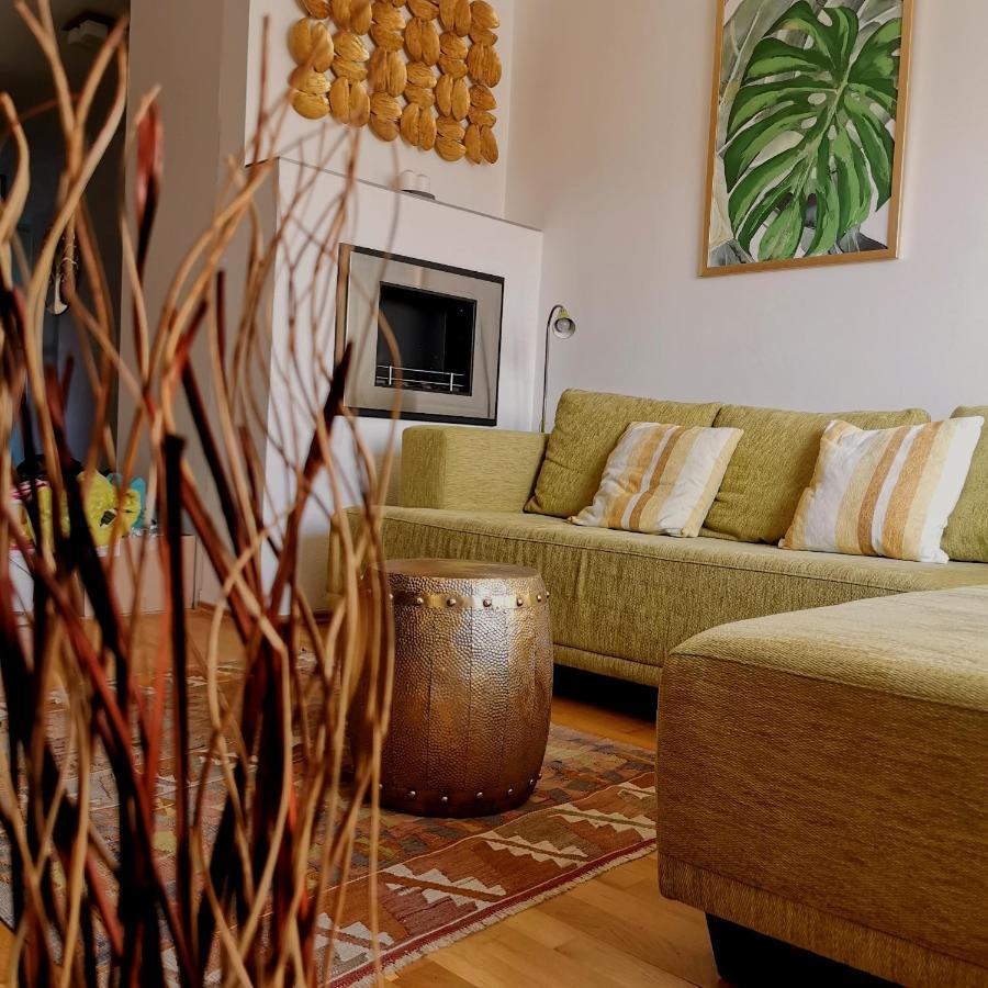 Cozyhome Retro Apartment บราติสลาวา ภายนอก รูปภาพ